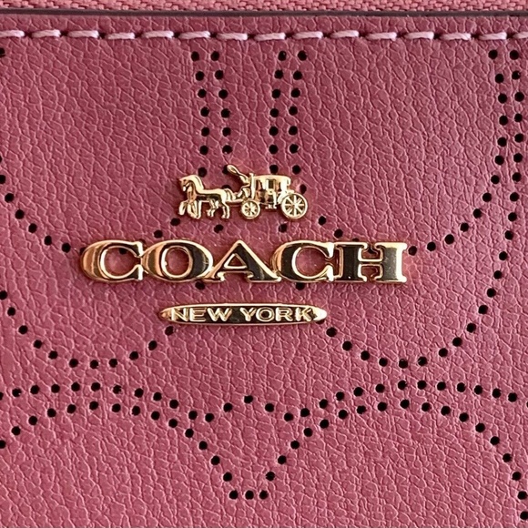 NWT Coach Small Corner Zip Wristlet Perforated Signature Leather Rouge Pink 2961 - Picture 4 of 6